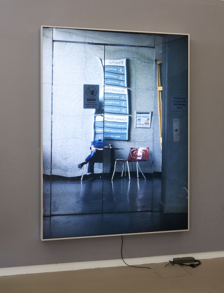 La t&ecirc;te dispara&icirc;t (2019) 1300 x 1650 x 100mm. LED lightbox, Duratran. Collection National Gallery of Ireland
